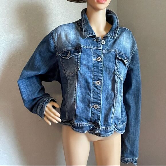 Maurices Distressed Medium Wash Faded Denim Jean Jacket Button Down Size 3 - Picture 2 of 11